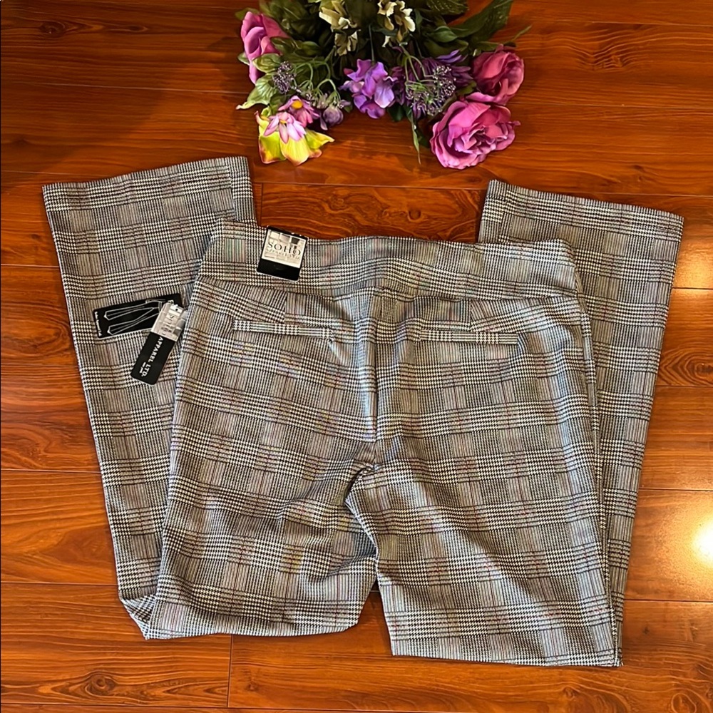 Soho Apparel Gray Boot Cut Flare Checkered Design Pants Size Large - Picture 3 of 9